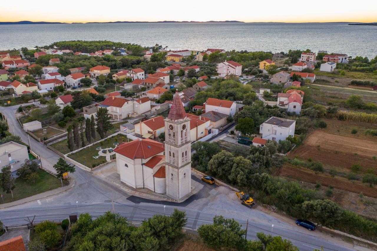 Apartmani Dmarie Privlaka  Exterior foto