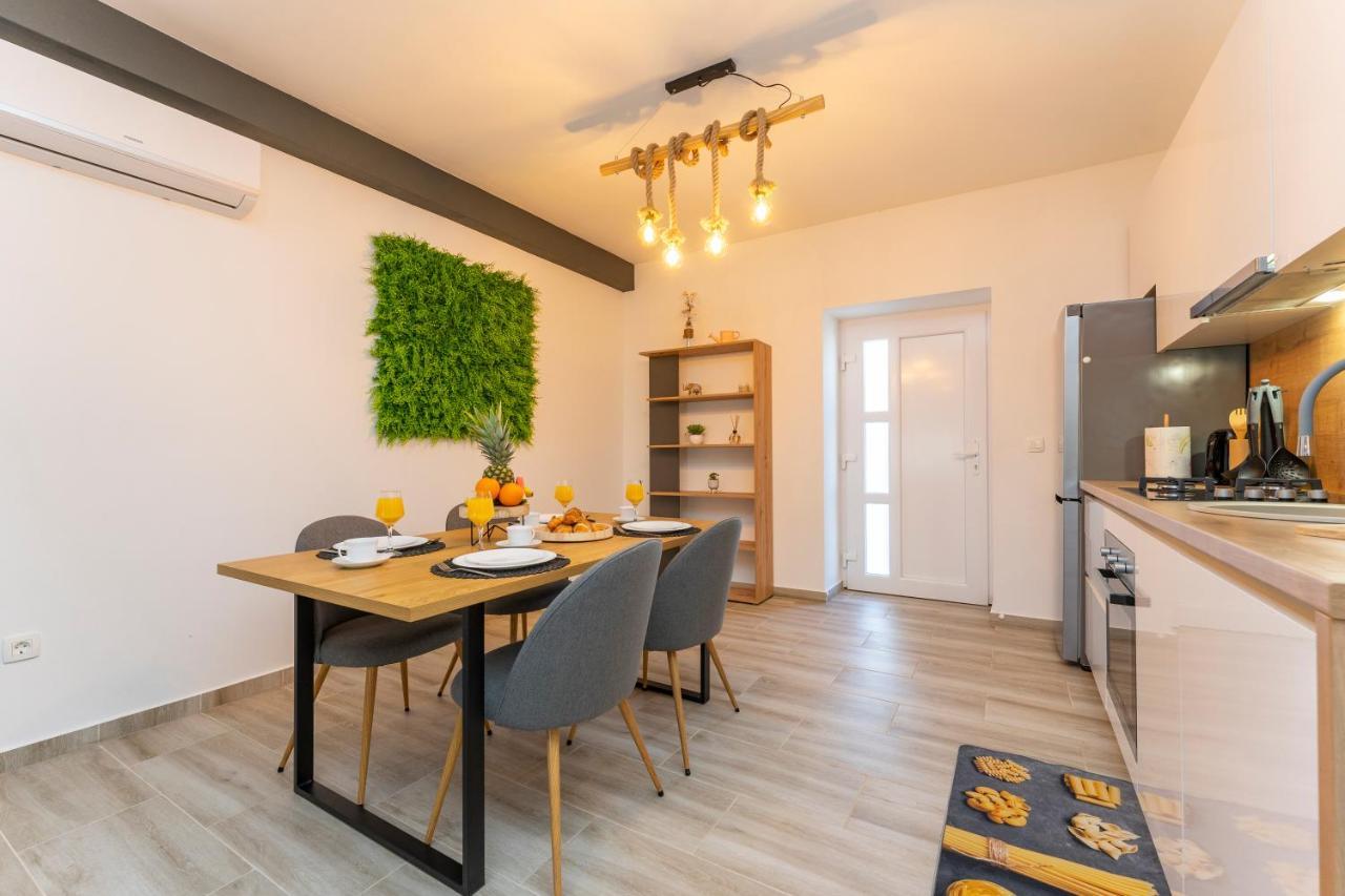 Apartmani Dmarie Privlaka  Exterior foto