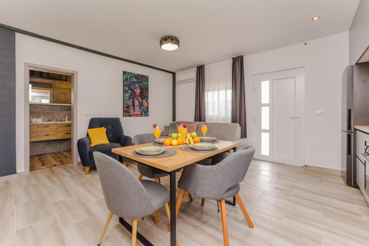 Apartmani Dmarie Privlaka  Exterior foto